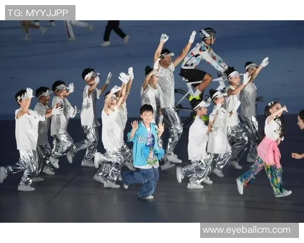 成都街舞队的风格变迁与文化融合探讨 成都街舞队的风格变迁与文化融合探讨